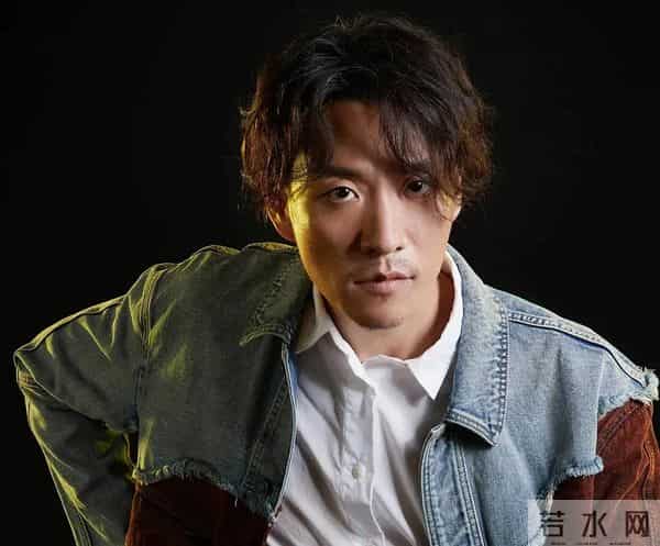 他当兵16年，荣获二等功1次，三等功7次，40岁凭《狂飙》一举成名