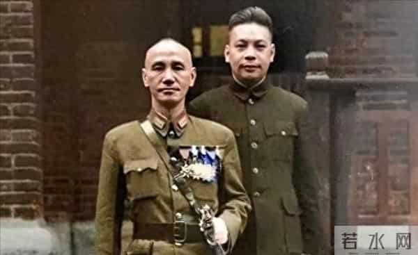 赵恒多出演蒋介石,因扮演太像轰动台湾,连林青霞都找他合影