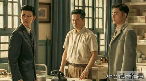 《风与潮》何贤大结局：75岁逝世，被小行星命名，其子成首任特首