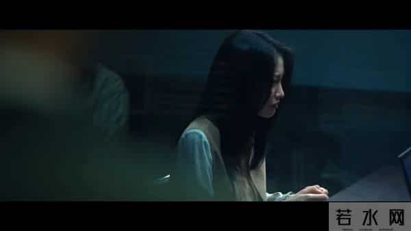 年底爆款锁定,又来一暗黑神作!网飞这次又杀疯了!