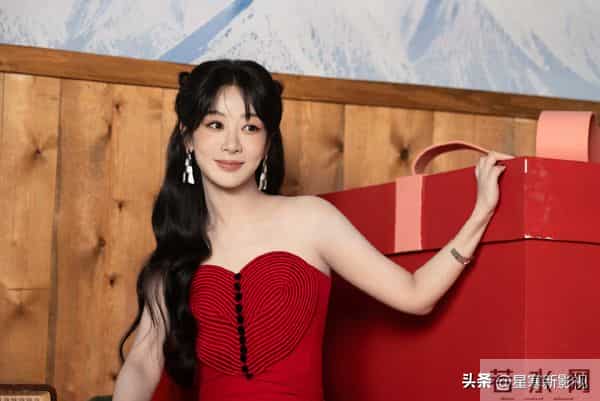 再演贾玲新电影,还被曝与张小斐是平番!果然杨紫在哪都是宠儿!