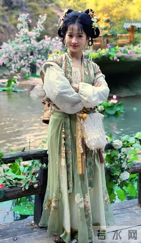 300万预约.何健麒《君心似疾》短剧王炸双向救赎+电影质感熬夜追