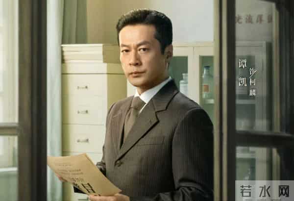 《风与潮》直到被乔音婉背刺,何贤才发现,监视他的不止有柯麟