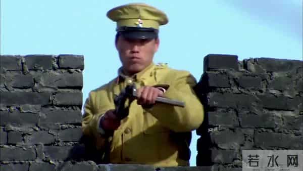 神枪之出生入死:女战士枪法太准,敌军根本不敢露头,一枪一个