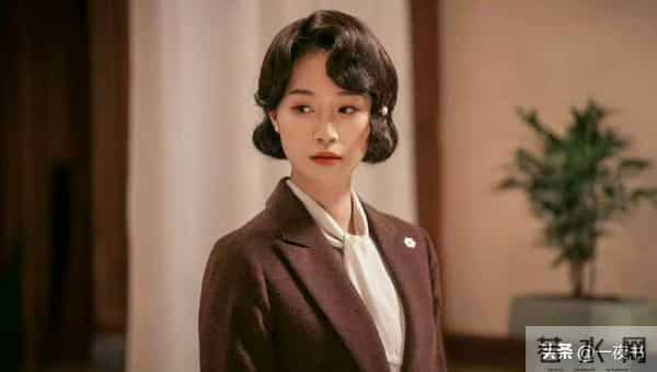 《风与潮》首播:躲过35岁的蓝盈盈、36岁任嘉伦,被37岁李纯惊艳