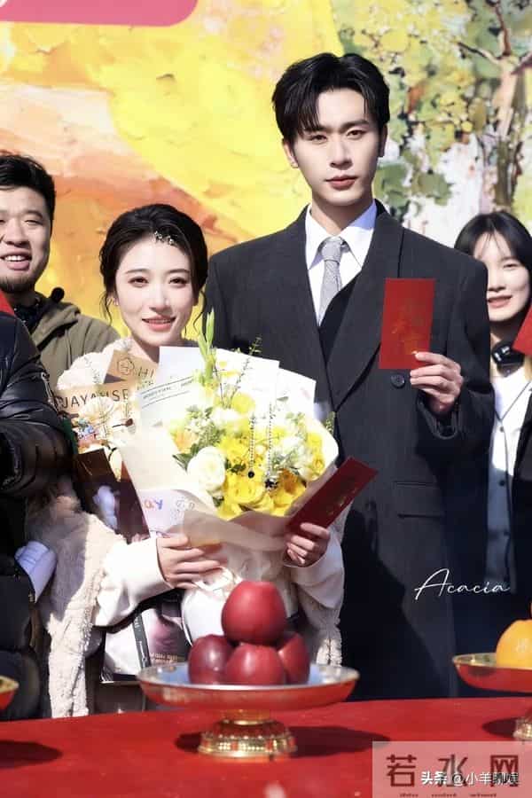 王格格新剧开机，首搭痞帅男神气场拉满！连何健麒都靠边站？