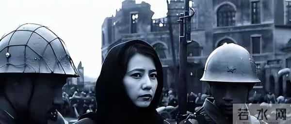 妻子被日军折磨致死，他活捉日本军官后，当着他的面以牙还牙