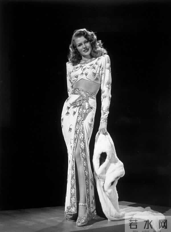 从金·卡戴珊到蕾哈娜：好莱坞皮草风格在网友质疑声中失温