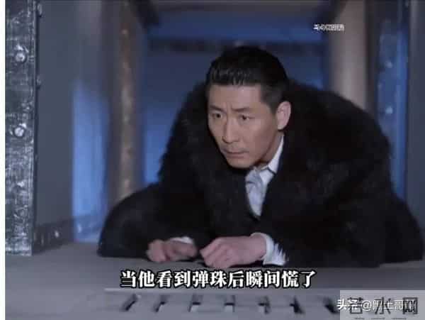 小男孩用一颗弹珠救了同伙