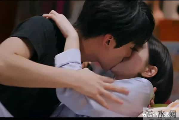 离婚后彻底放飞!陈妍希新剧爱上小20岁小鲜肉 陈晓大男主被抢风头