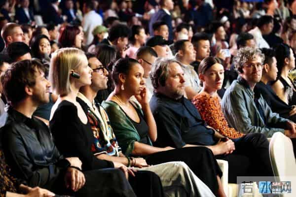 第七届海南岛国际电影节闭幕!金椰奖全名单→