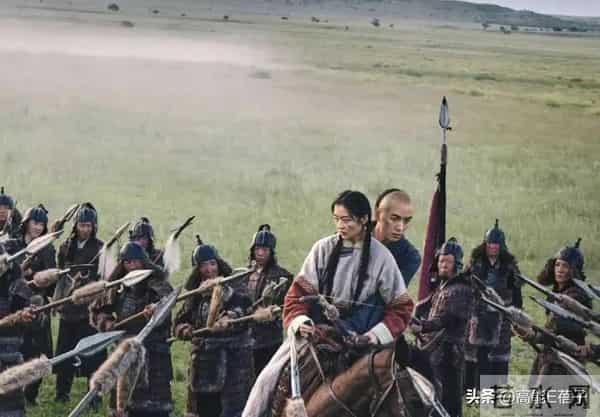 相差18岁的“禁忌恋”崛起，年底火的都是邪门cp？