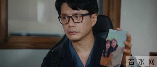 首播4集登上悬疑榜第1,尺度大到打码,段奕宏、窦骁出手就是王炸