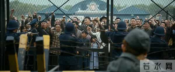 央视剧《风与潮》首播收视第1,超《大生意人》,评价出奇一致