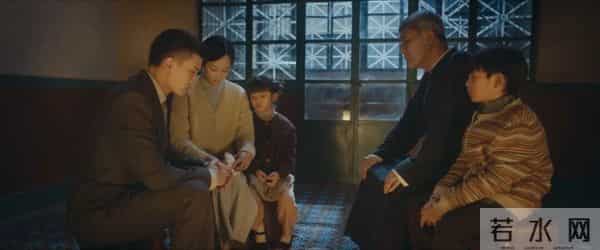 《风与潮》和《超感迷宫》各看4集,一部已弃剧,一部看上瘾