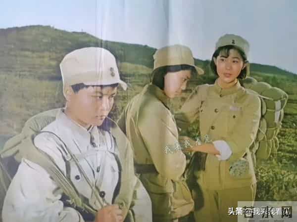 穿军装的倪萍和宋春丽，这部电影里还有王晓棠的先生言小朋