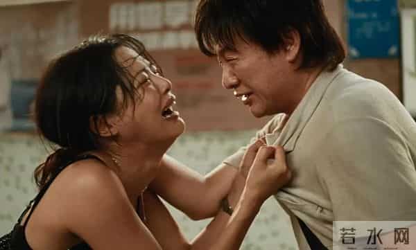 影评丨《日掛中天》，太阳底下，藏不住的阴影