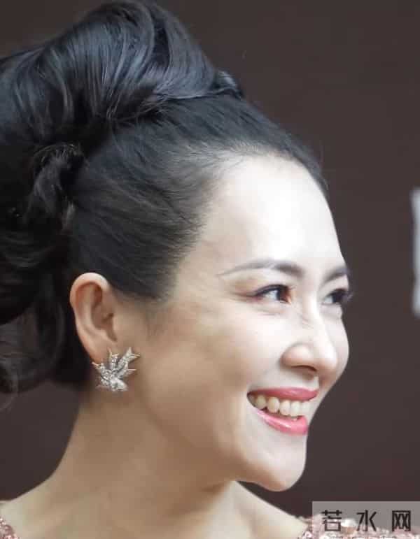 三亚偶遇明星,章子怡一脸褶,四太梁安琪好时髦,奚梦瑶夫妇也在