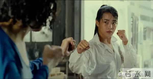 没有这些女星的牺牲和成龙，此电影系列成不了经典