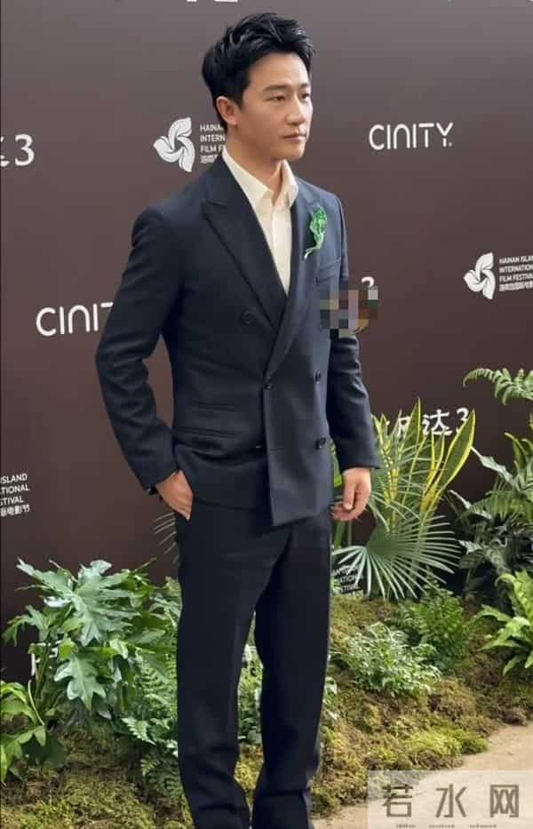 三亚偶遇明星,章子怡一脸褶,四太梁安琪好时髦,奚梦瑶夫妇也在