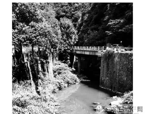 热映电影《得闲谨制》在长阳木桥溪拍摄,那里曾发生对日激烈作战