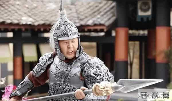 罗松被宇文成都秒杀，四绝之首就是个笑话，罗松仅略强罗成。