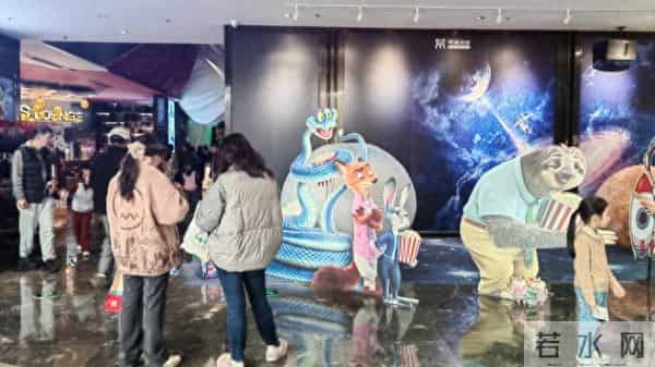 2025年贺岁档总票房超去年,全年票房有望超500亿元