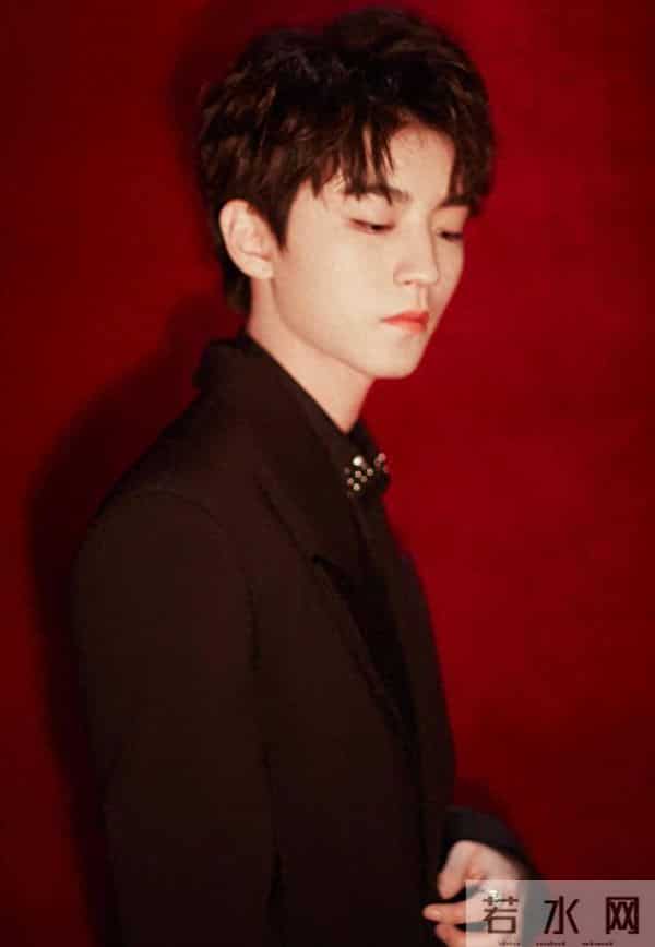 易烊千玺也没想到，分道扬镳2年后，王俊凯已走上另一条上坡路