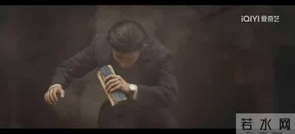 《风与潮》何贤仗义换美金被同行误解，坚守信义救了上万难民！