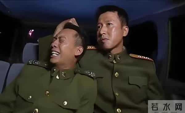 原来他已经去世8年，45岁就英年早逝，王宝强张译在他葬礼上痛哭