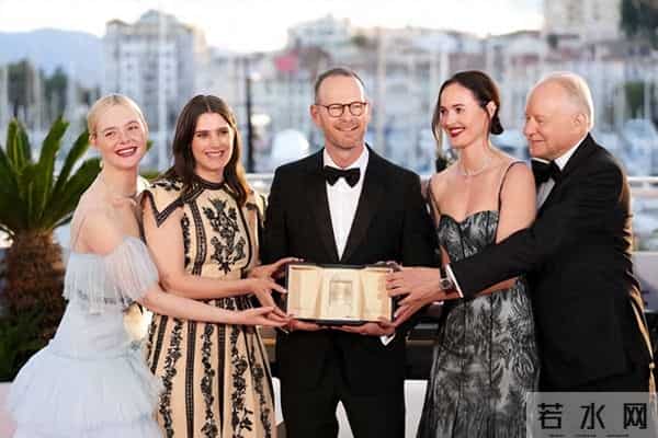 没有所谓结局，《Sentimental Value》拍的是人生本来的样子