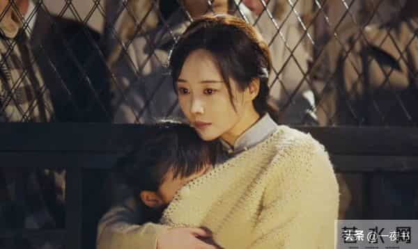 《风与潮》首播:躲过35岁的蓝盈盈、36岁任嘉伦,被37岁李纯惊艳