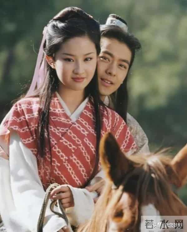 王语嫣为何瞧不上段誉?成年后才恍然大悟,王语嫣死磕慕容复。