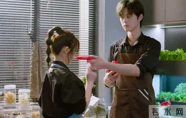 无戏可拍的“腿部男演员”,靠爆火短剧“翻身”?