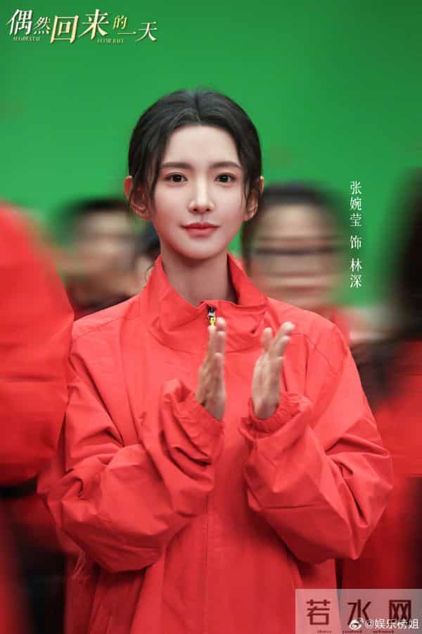 于正官宣张婉莹出道一年拿下长剧女主,这波资源称“新人天花板”