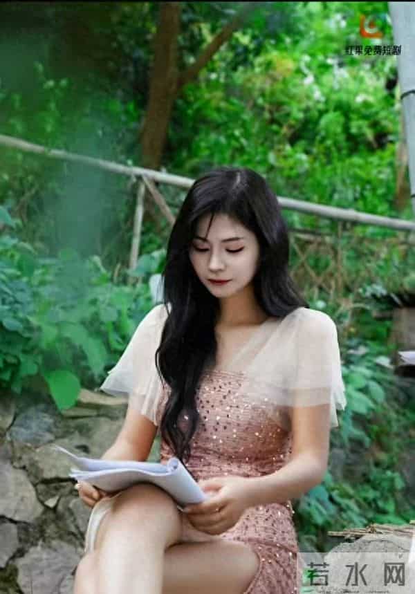 新人演员张黎心出演《美人迷魂局》启动仪式