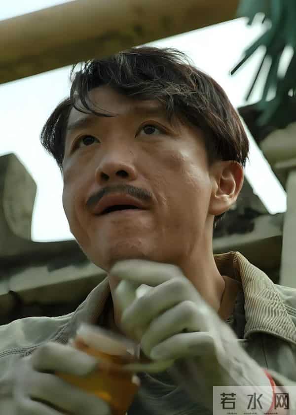 他当兵16年，荣获二等功1次，三等功7次，40岁凭《狂飙》一举成名