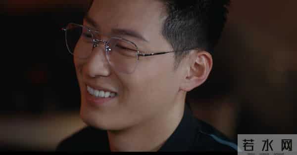 《超感迷宫》首播，一个挤眉弄眼，一个梗脖子，不会演就别演了！