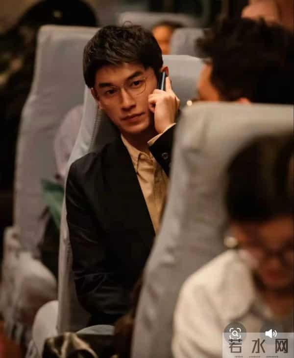 看好剧!杨旭文王砚辉领衔《黑白局》,今晚解锁铁路公安真实追凶