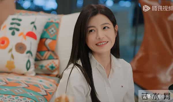 熟龄女性为何疯狂上头?19岁小狼狗护姐姐,比霸总还会撩