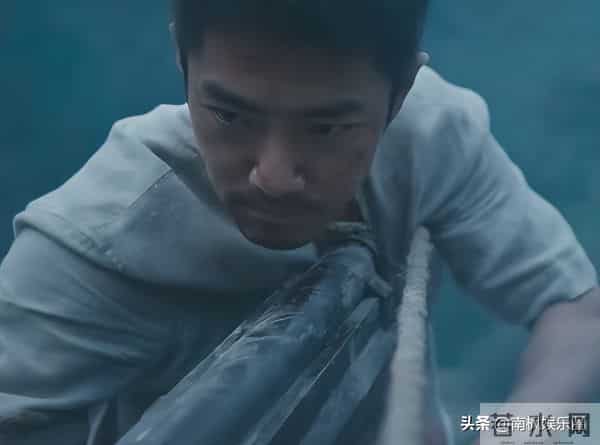 票房冠军再添悬念：《鬼灭之刃》跌落第三，第一成功“逆袭”