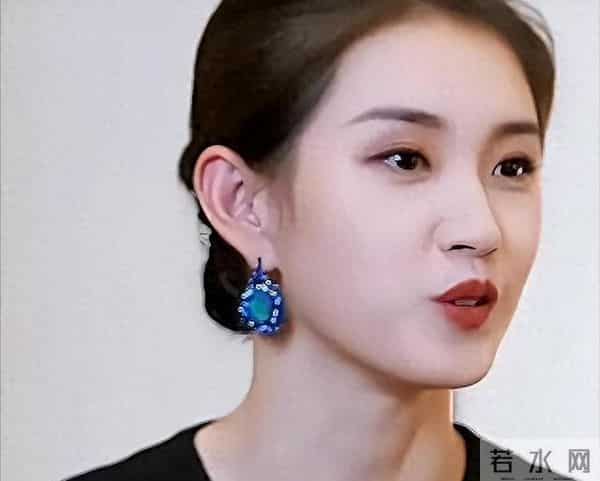 刘诗诗也不会想到,曾在她身边演丫鬟的女孩,在另一个赛道成顶流