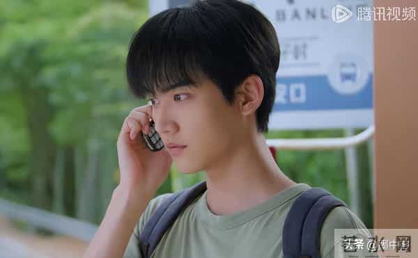 熟龄女性为何疯狂上头?19岁小狼狗护姐姐,比霸总还会撩