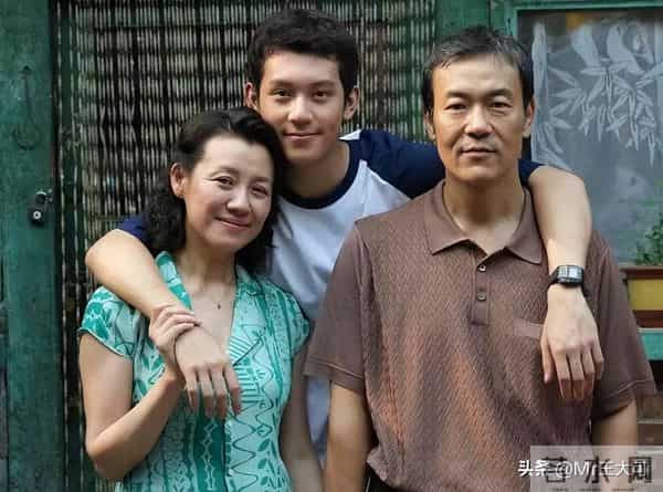 电视剧《树影迷宫》，冉曦的敷衍和忽视，导致了冉东东的悲剧。