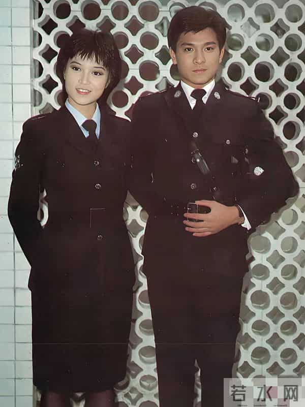 能把他们两个全部认出来的，一定是对香港电影非常有研究的大神。