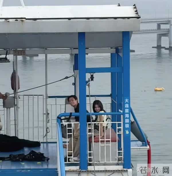 红果官宣何聪睿刘念喜讯！新剧《贪念》预约爆火，终于等到这一天