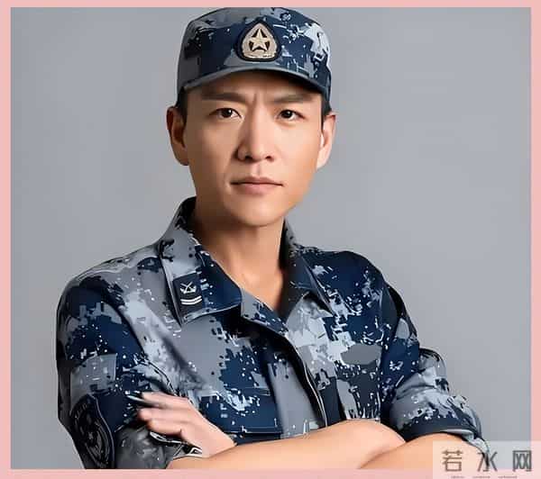 他当兵16年，荣获二等功1次，三等功7次，40岁凭《狂飙》一举成名