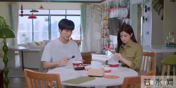 狙击蝴蝶成黑马,热度反超《大生意人》,《风与潮》登央视有深意