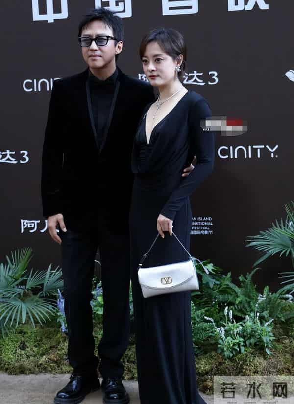 三亚偶遇明星,章子怡一脸褶,四太梁安琪好时髦,奚梦瑶夫妇也在