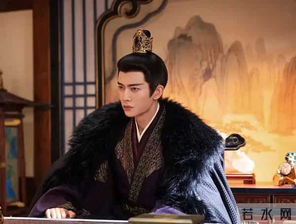 磕到了！任嘉伦当红时“早婚早育”，妻子陪他走过低谷，他把她宠成唯一